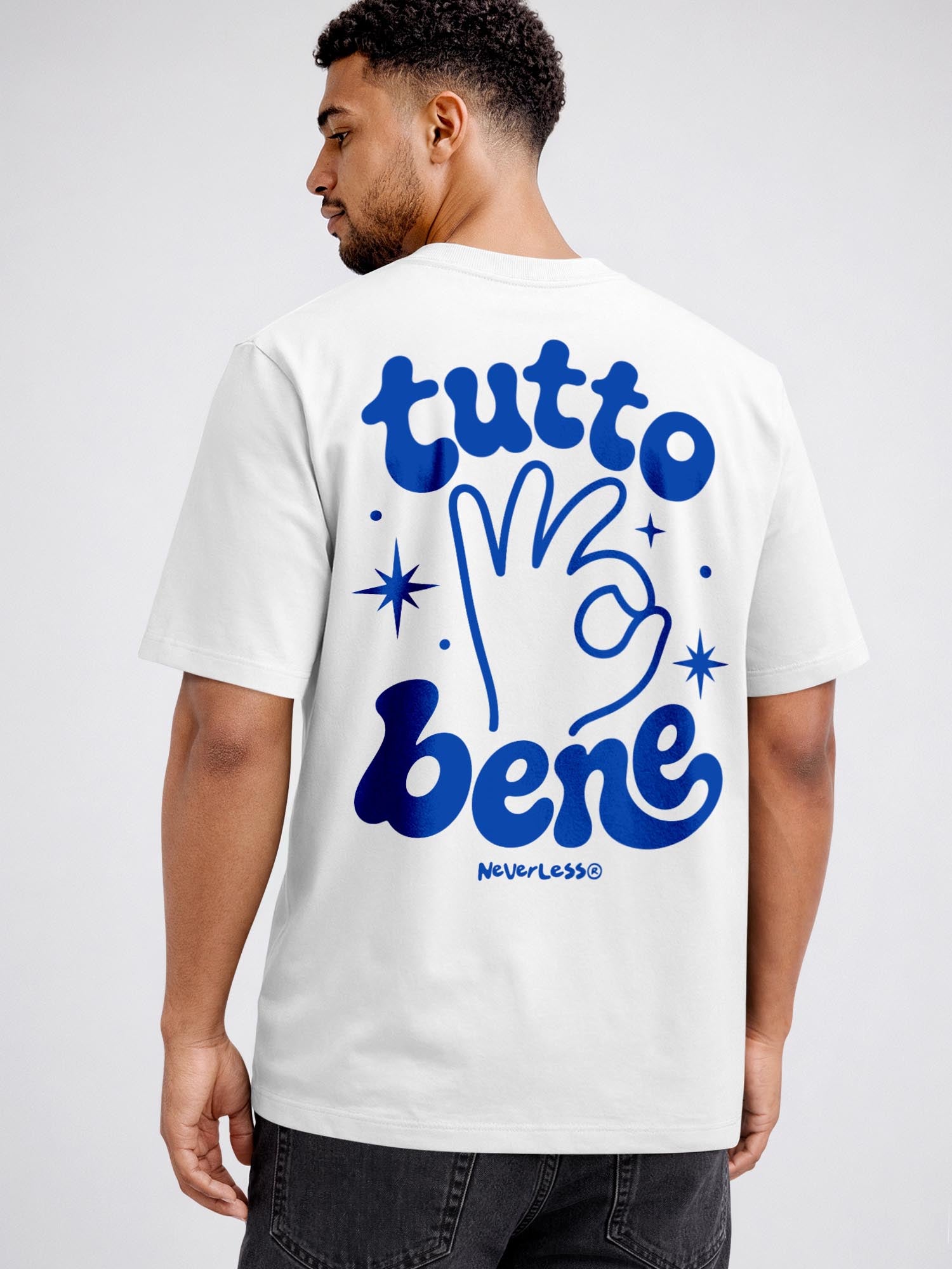 [AI generated] weiß relaxed-fit