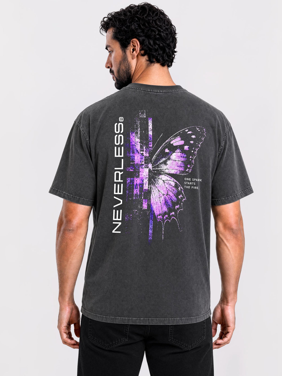 [AI generated] dunkelgrau relaxed-fit
