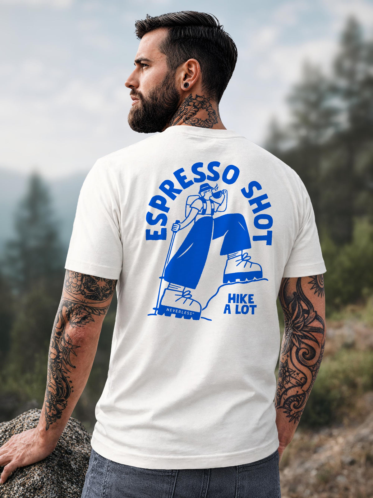 [AI generated] weiß slim-fit